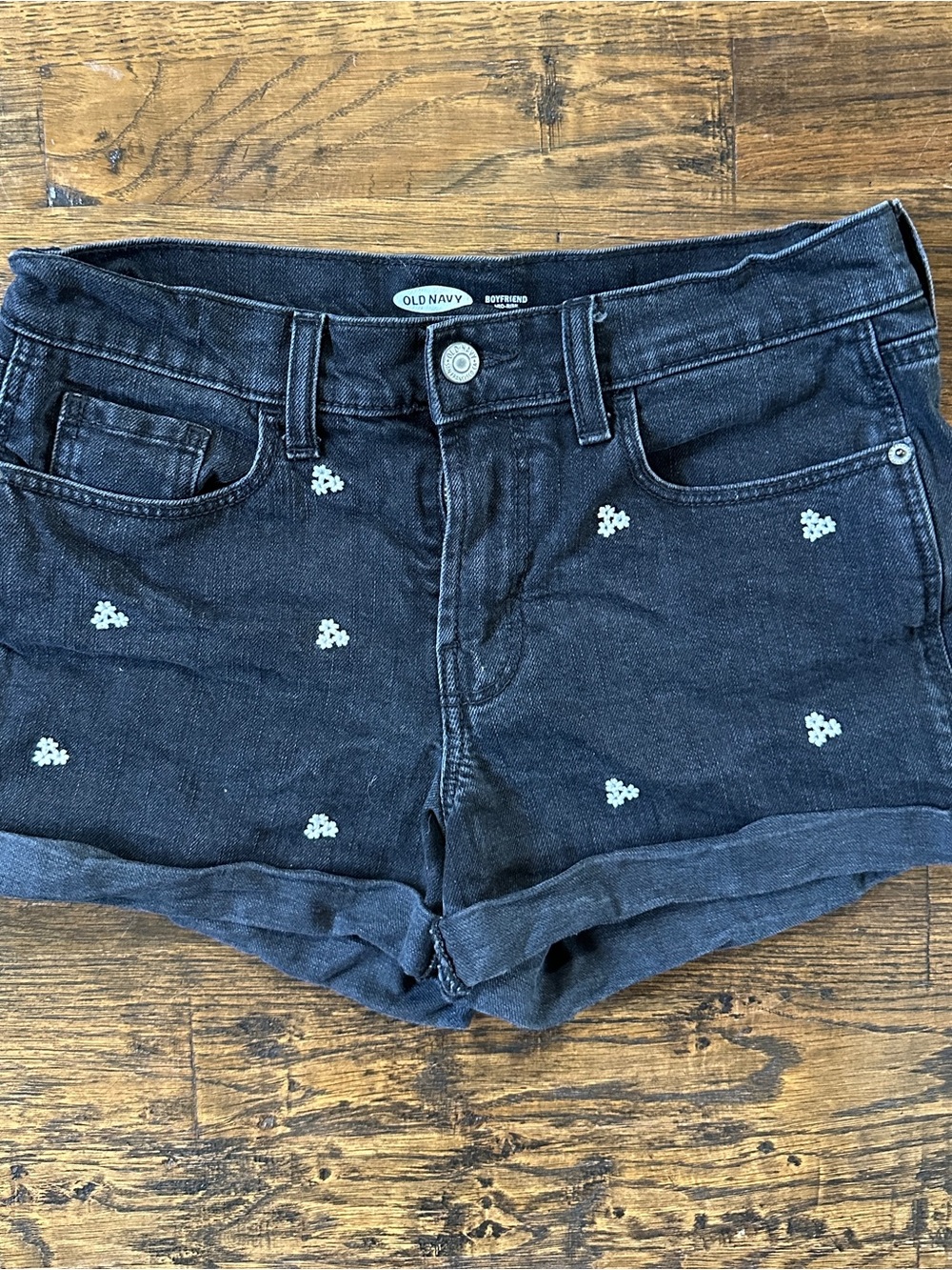 Old Navy Women’s Boyfriend MidRise Black Denim Shorts Embroidered Flowers Size 4